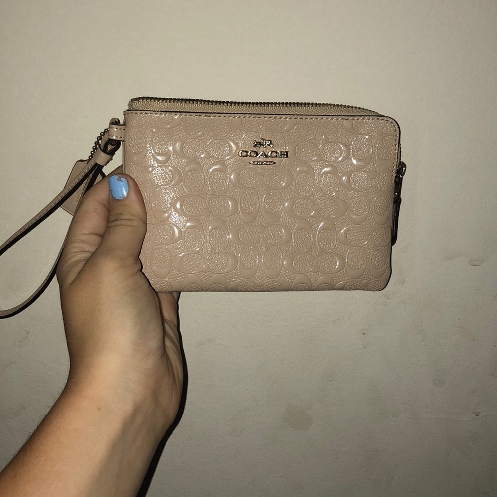 Coach wristlet wallet